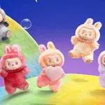 Embarquez pour un voyage fantaisiste dans Labubu World, un charmant jeu de plateforme rempli d'énigmes et de secrets à découvrir. Guidez le malicieux Labubu à…